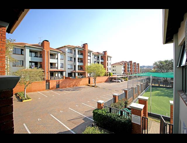 2 BEDROOM APARTMENT FOR SALE IN GREENSTONE HILL